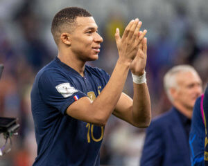 Le PSG va verser une prime à Mbappé : une somme colossale pour récompenser sa fidélité au club